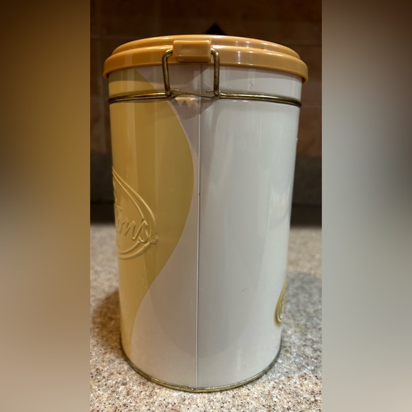 Tim Hortons Limited Edition coffee tin #006.Vintage - Picture 4 of 7